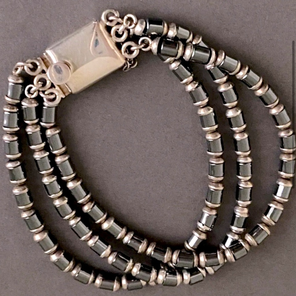 Silpada Vintage Sterling Silver & Hematite
Gorgeous Classy, 3 Strand Bracelet